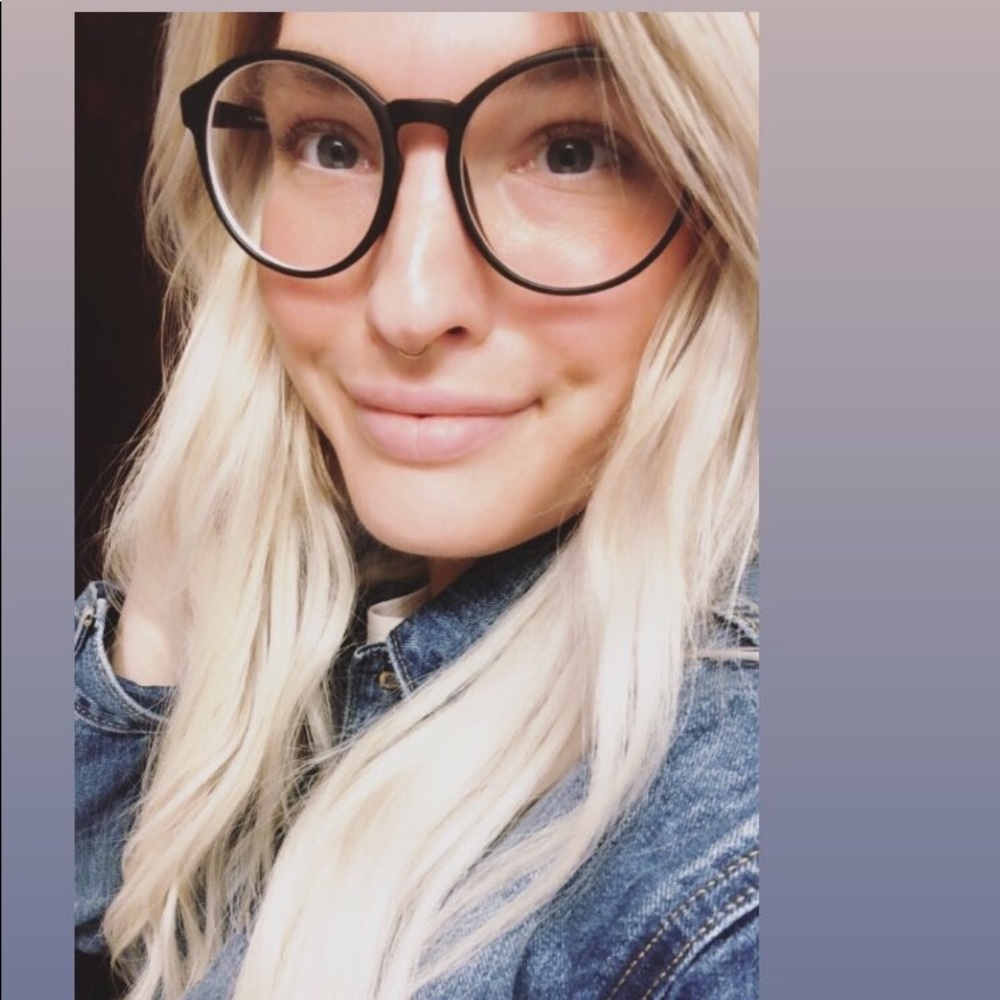 Meet your Posher, Katelyn